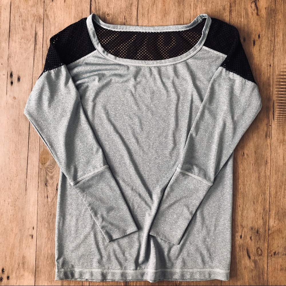 SALE! 3/$20 Zella | L/S Mesh Workout Top Size XS